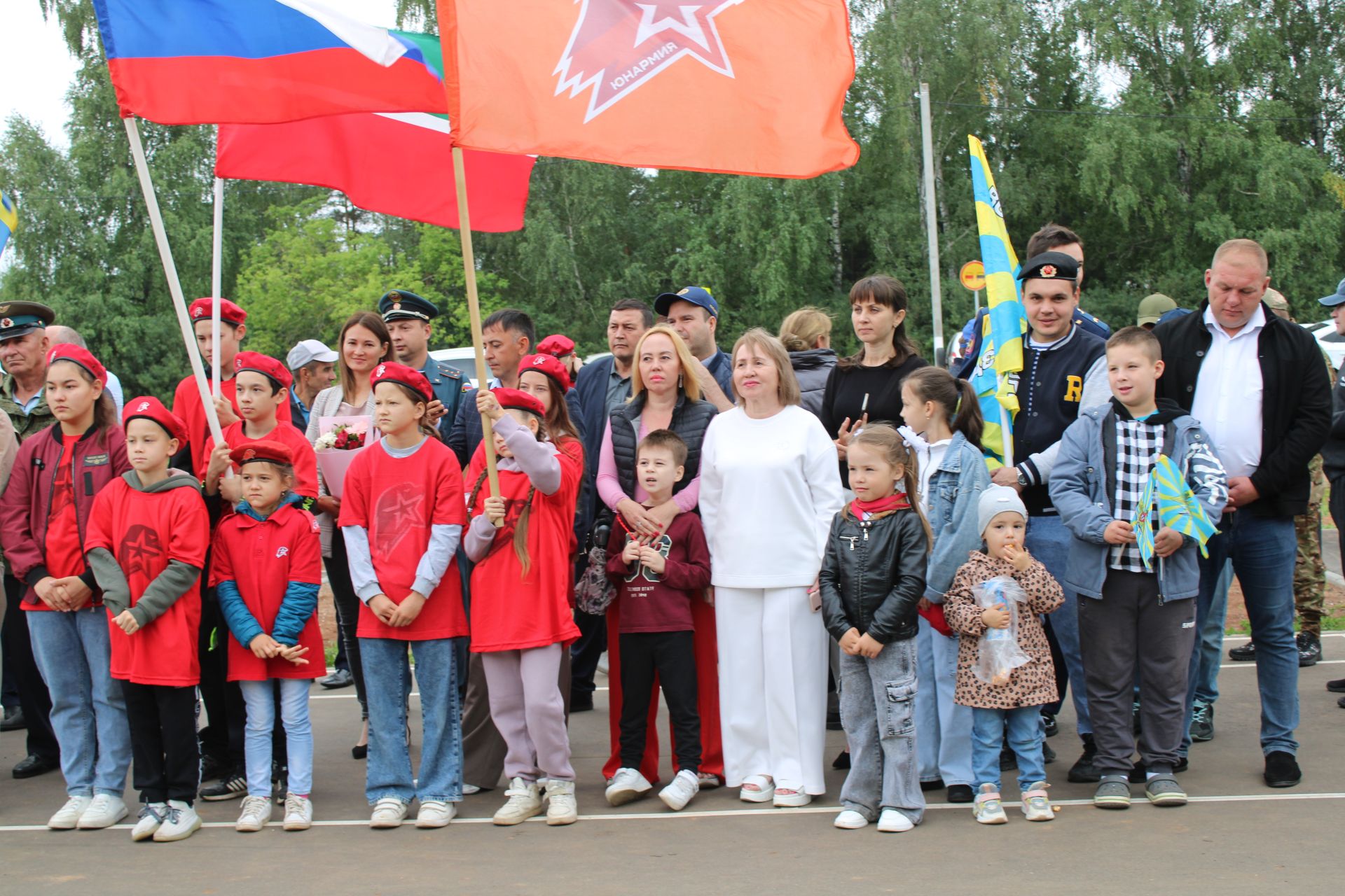 «Ансат» вертолеты озатып кала, каршы ала