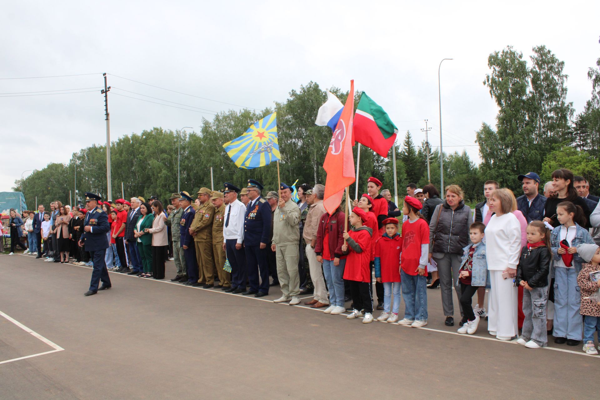 «Ансат» вертолеты озатып кала, каршы ала