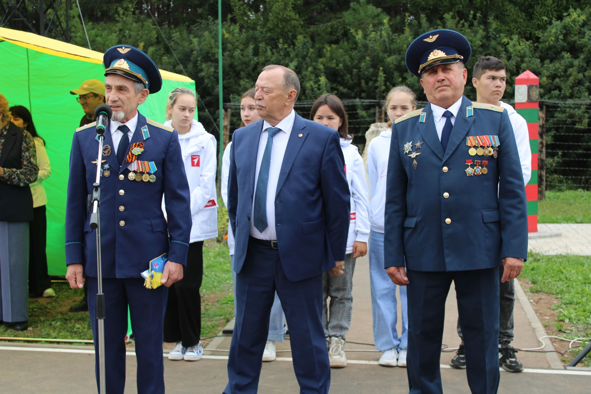 «Ансат» вертолеты озатып кала, каршы ала