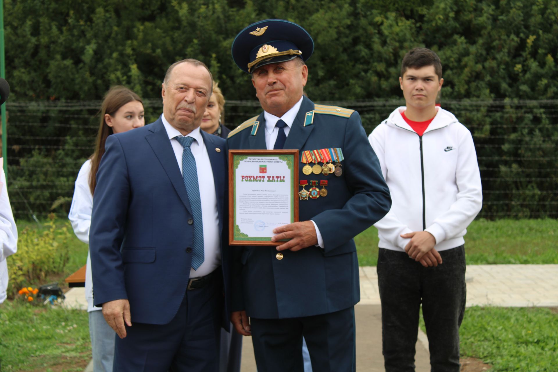 «Ансат» вертолеты озатып кала, каршы ала