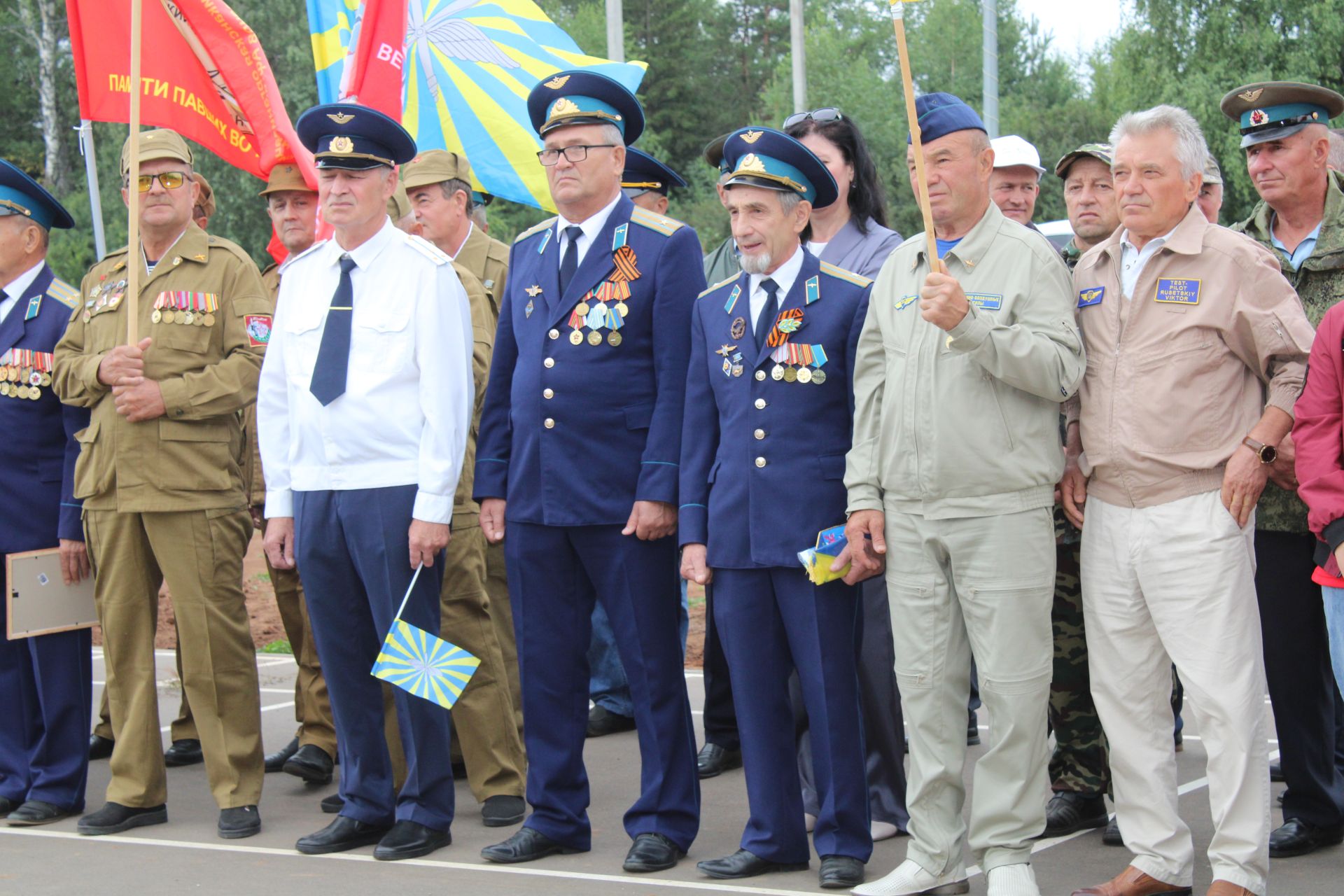 «Ансат» вертолеты озатып кала, каршы ала