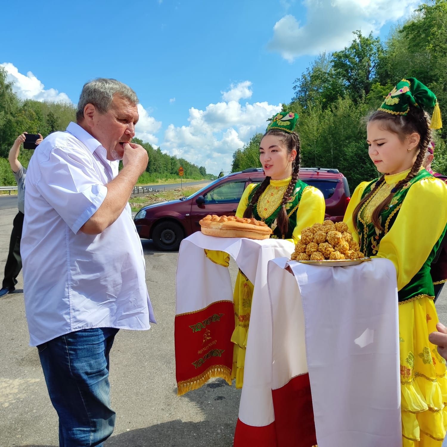 «Фатыйх Хөсни эзләре буйлап - Равил Фәйзуллин йөзүләре»