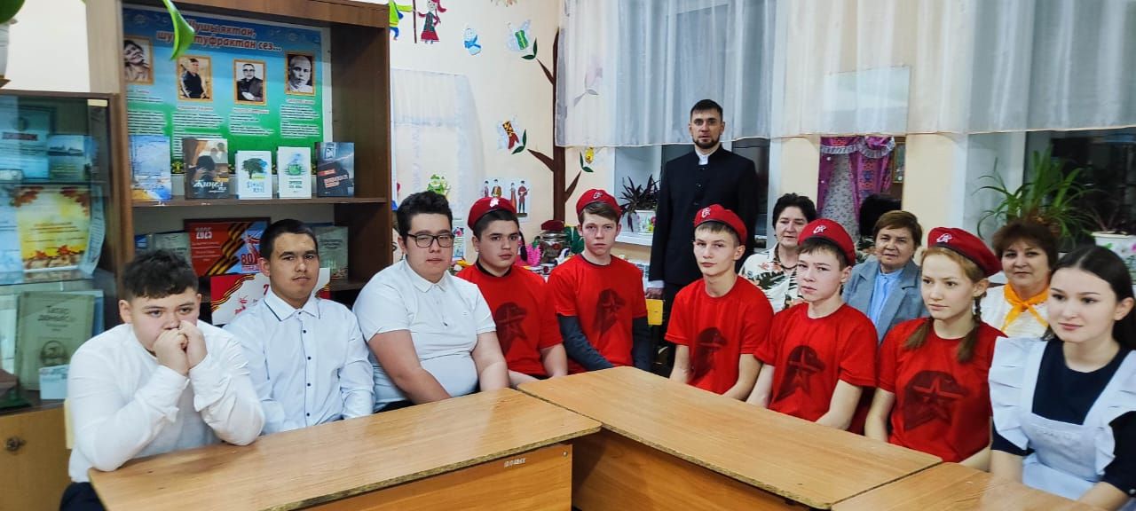 Район җитәкчелеге Шәтке  мәктәбе  укучылары  белән  күреште
