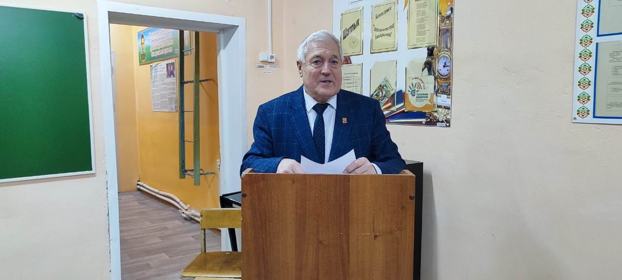 Район җитәкчелеге Шәтке  мәктәбе  укучылары  белән  күреште