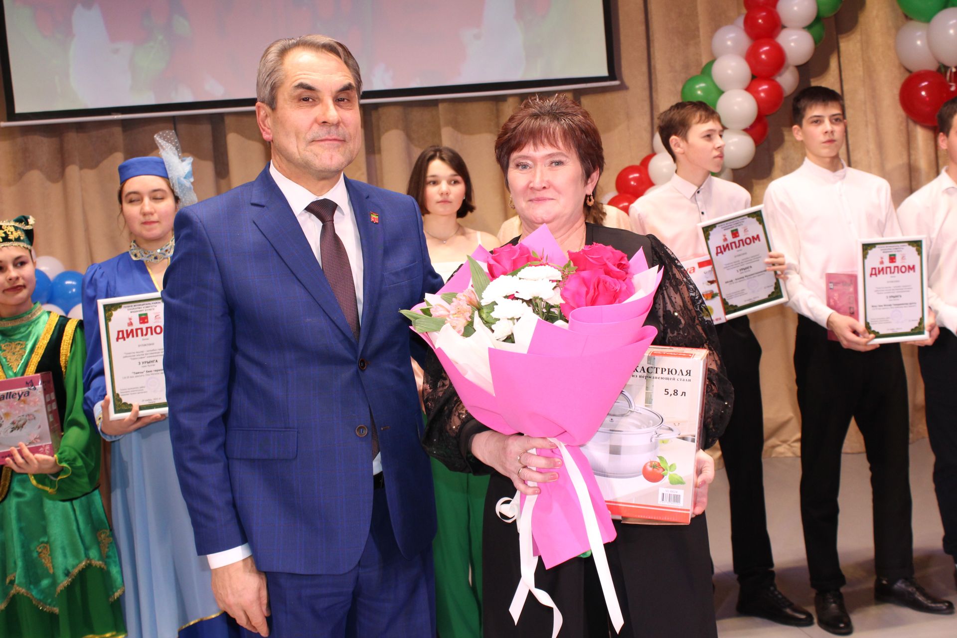 Иң – иңнәр тәбрикләнде