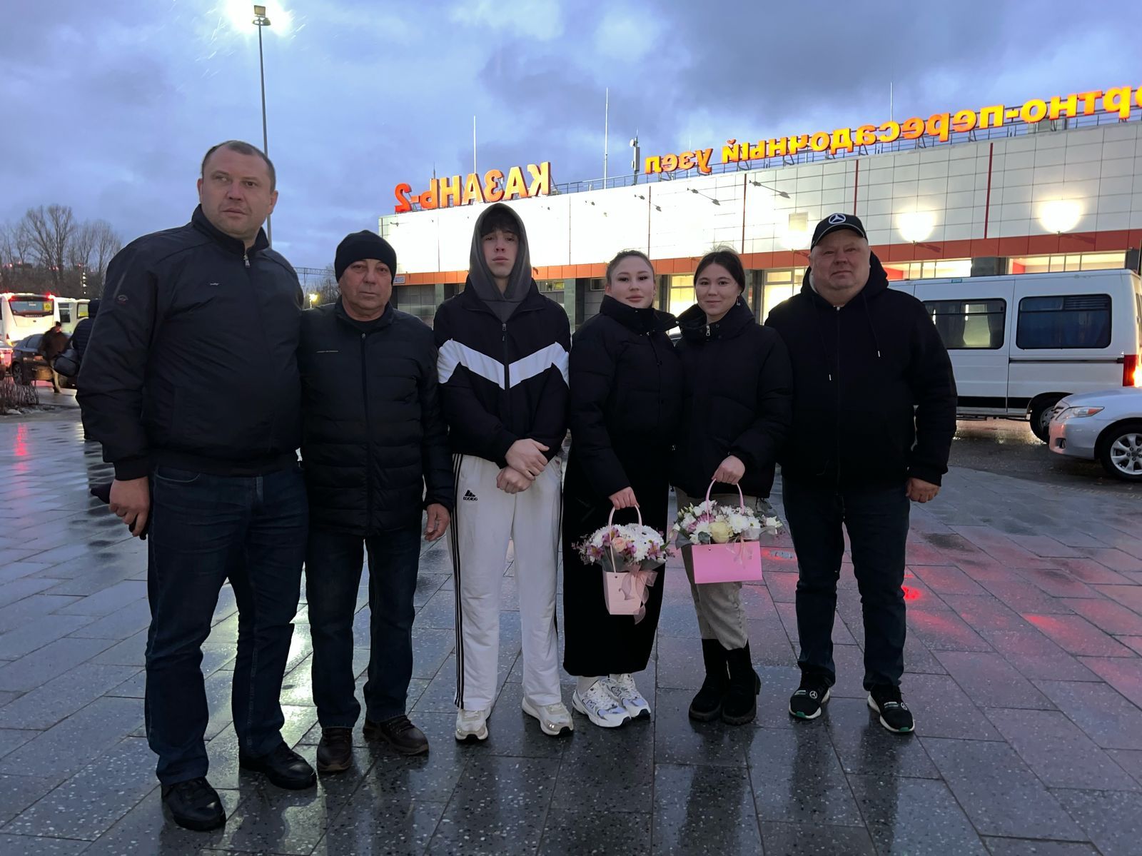 Җиңүчеләрне туган якларында каршы алдылар