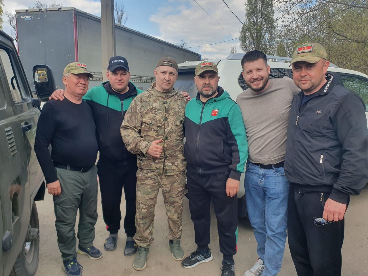 Гуманитар  ярдәм  илтеп  тапшырдылар