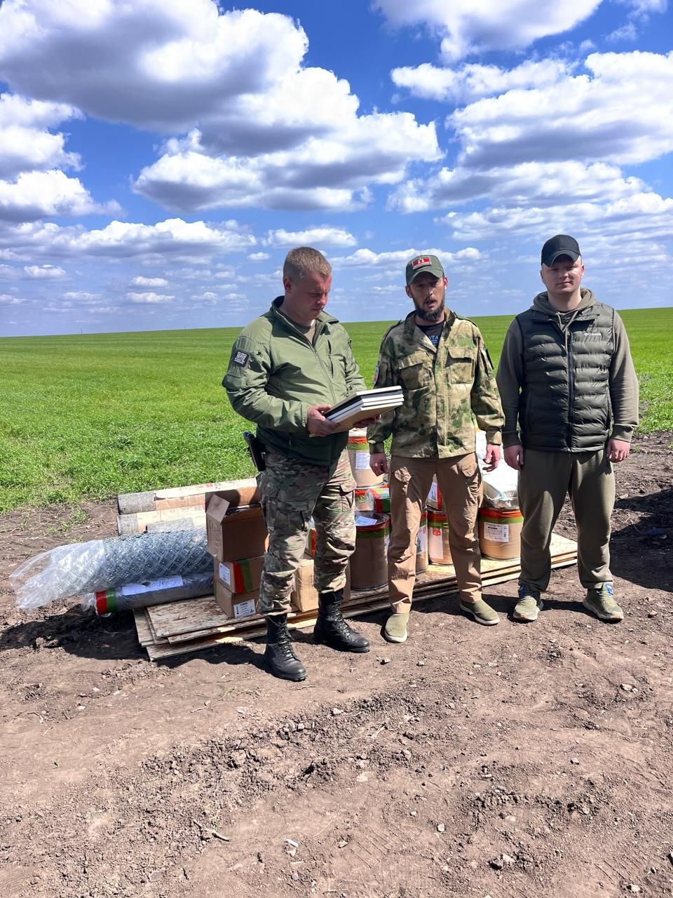 Гуманитар  ярдәм  илтеп  тапшырдылар