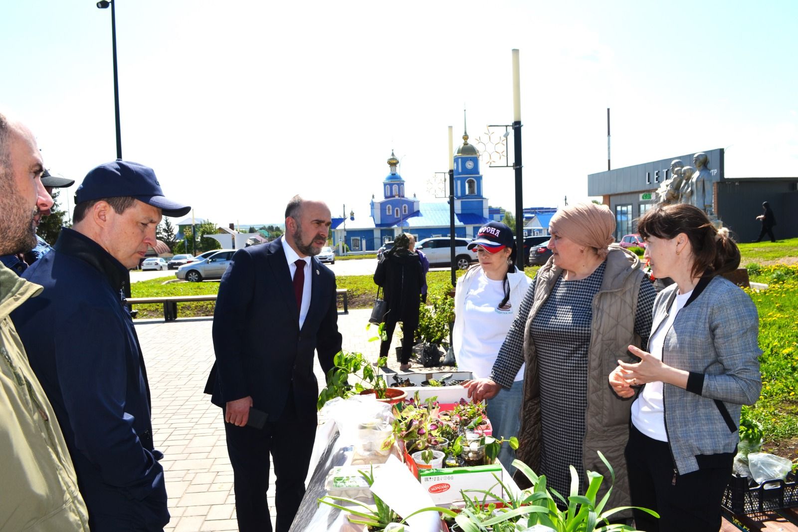Бүген Теләче үзәк ял паркында «Изгелек чәчәге» акциясе узды