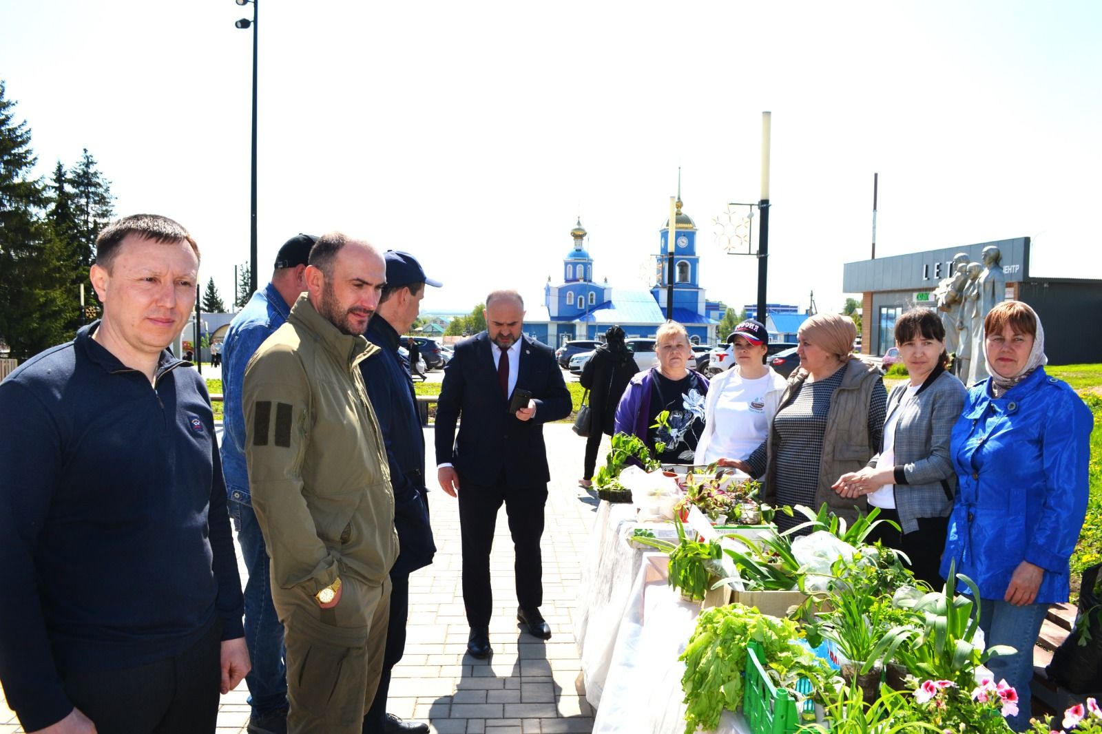 Бүген Теләче үзәк ял паркында «Изгелек чәчәге» акциясе узды