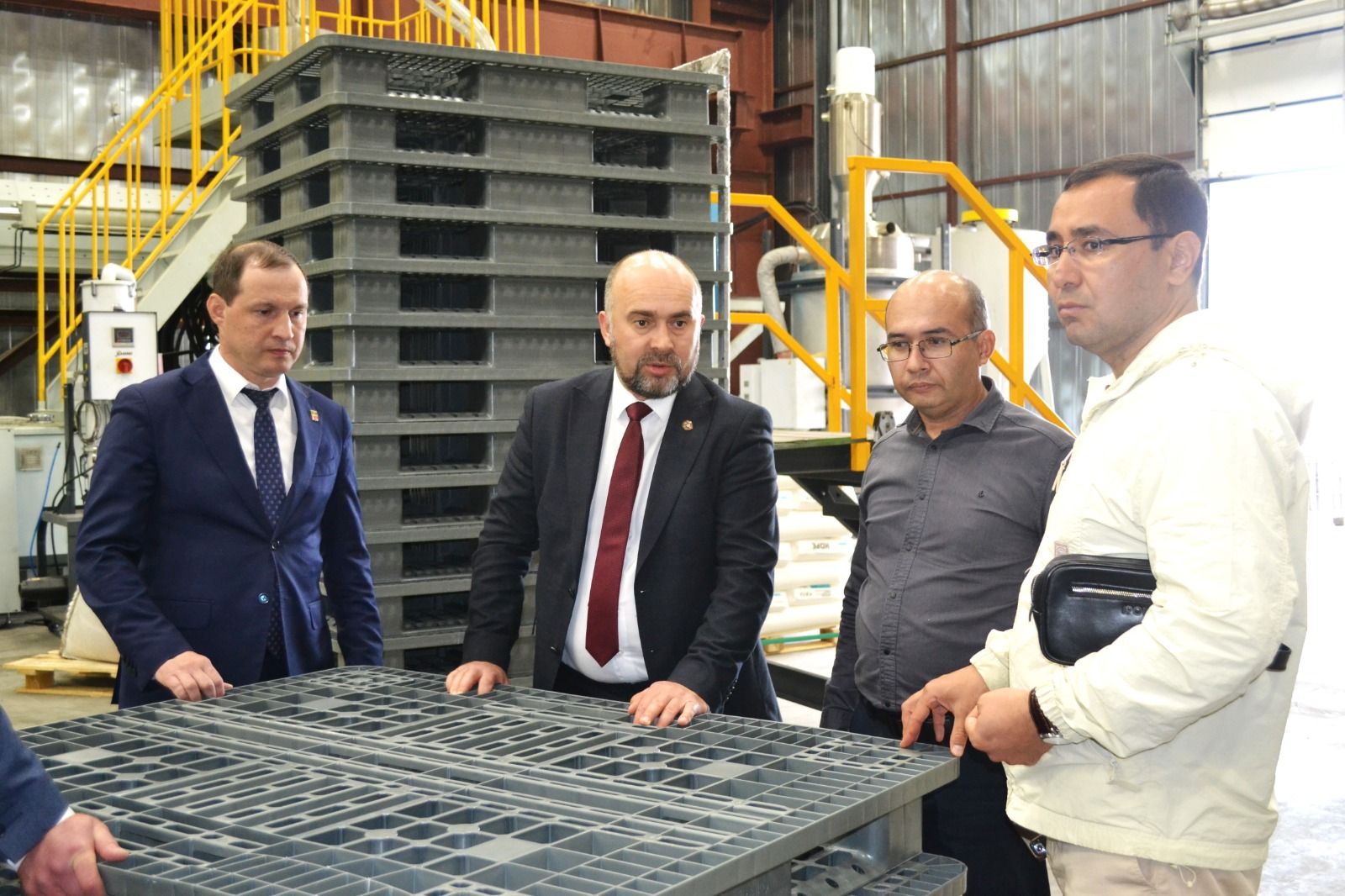 Үзбәкстан  республикасыннан  килгән  кунаклар Теләче  районы  белән таныша