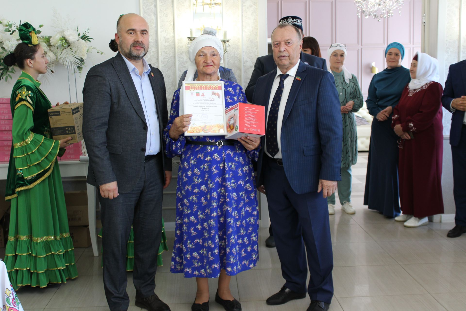 Оста куллы, җитез хуҗабикәләр бәйгесе