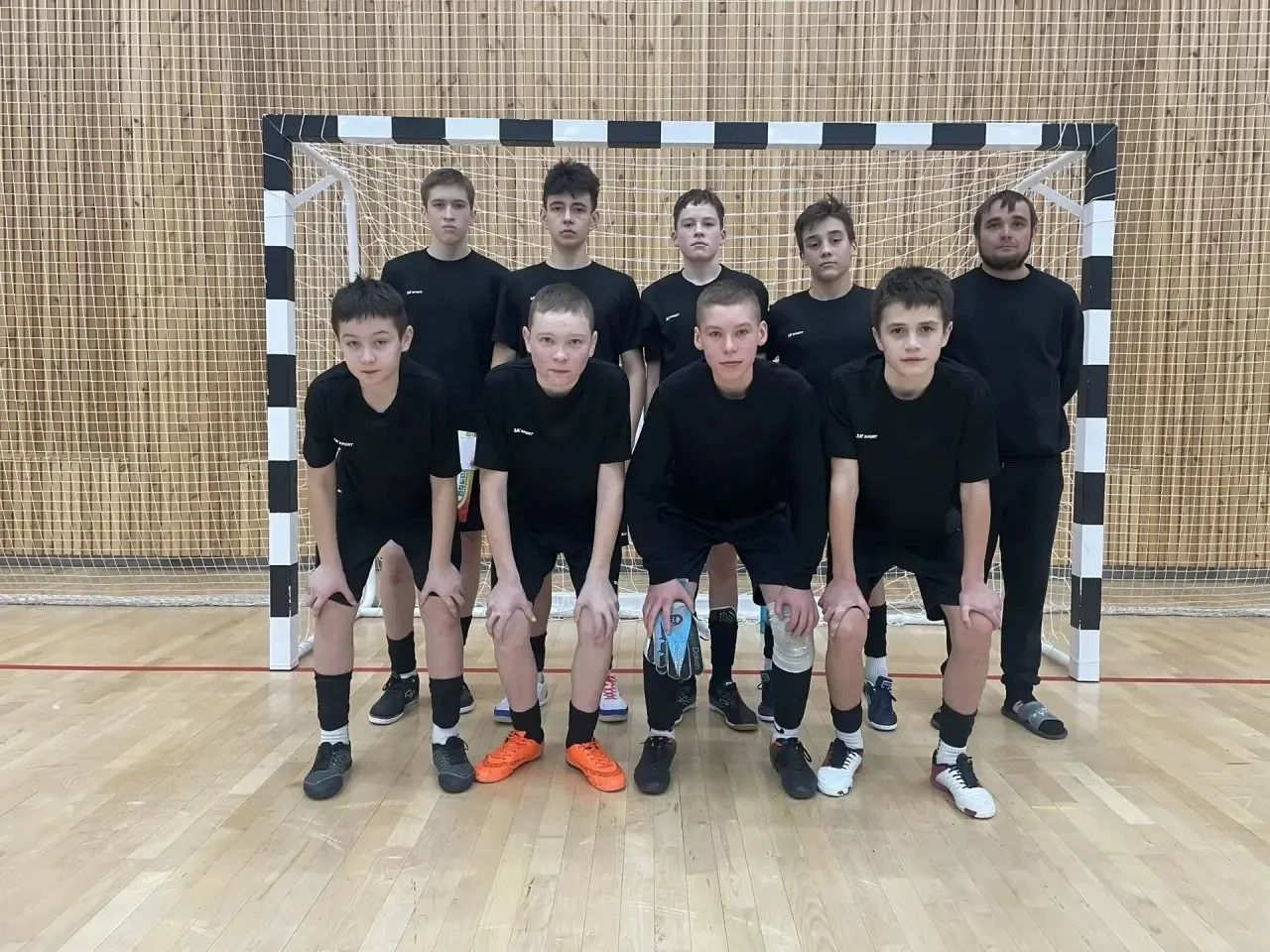 Команданы котлыйбыз!