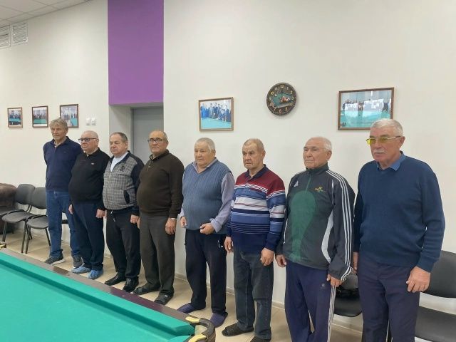 Бильярд уйнап ярыштылар