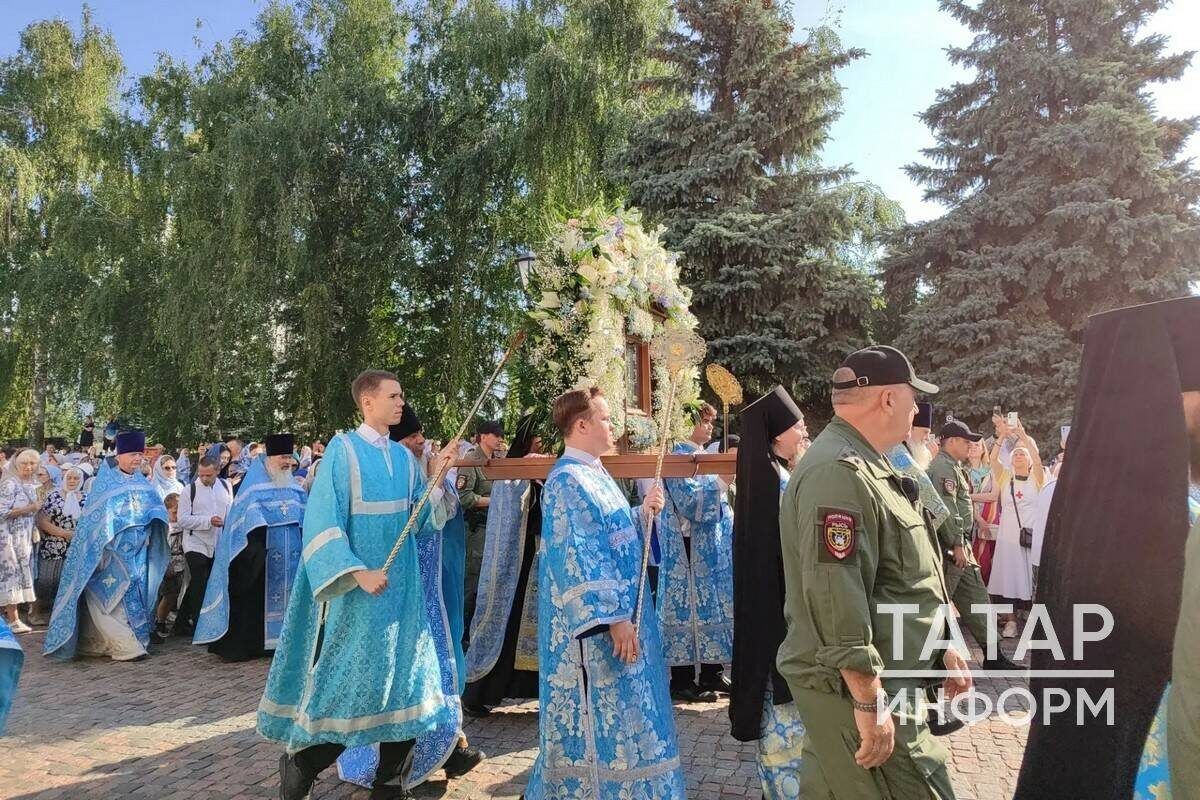 Казанда тәре йөрешендә җиде мең кеше катнашкан