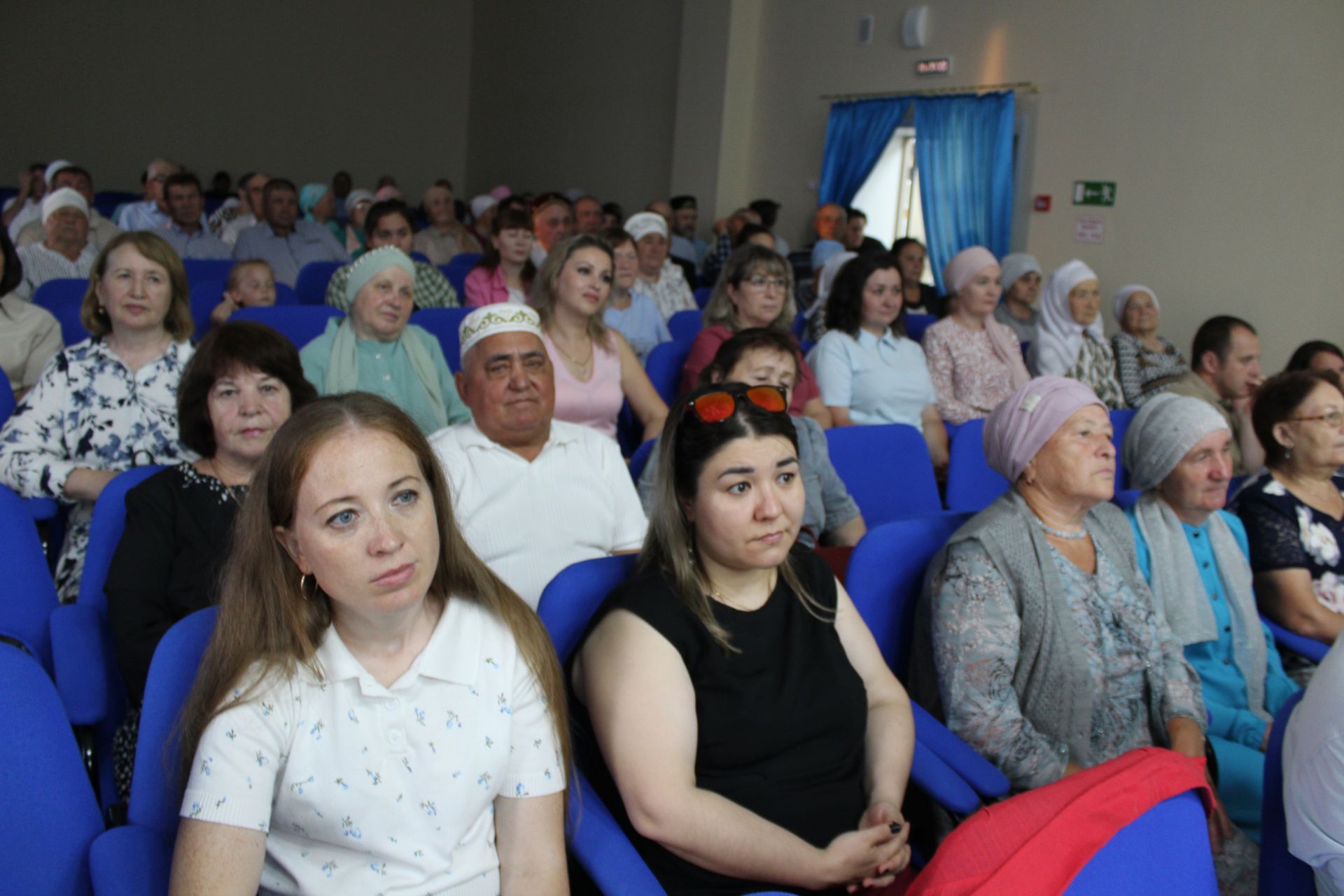 Халыкчан җитәкче иде
