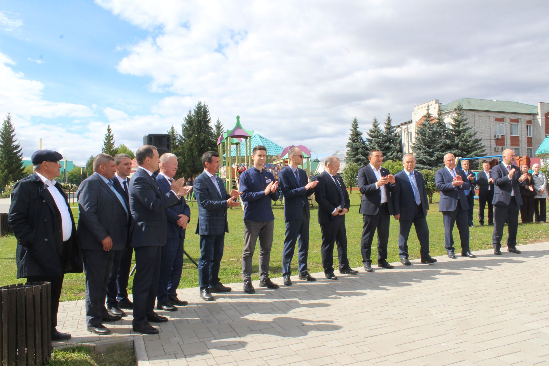Бүген Теләчедә танылган шәхесләребез хөрмәтенә бюстлар ачылды