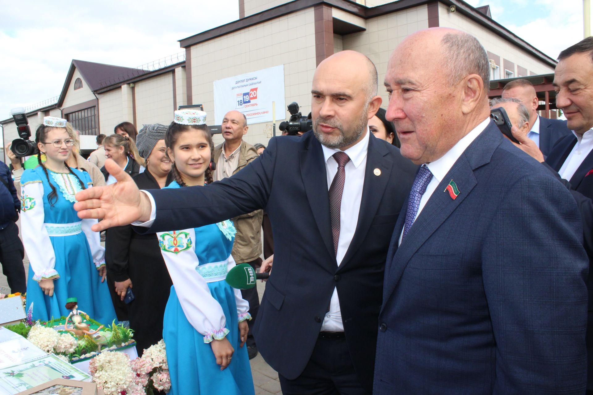 Бүген Теләчедә танылган шәхесләребез хөрмәтенә бюстлар ачылды