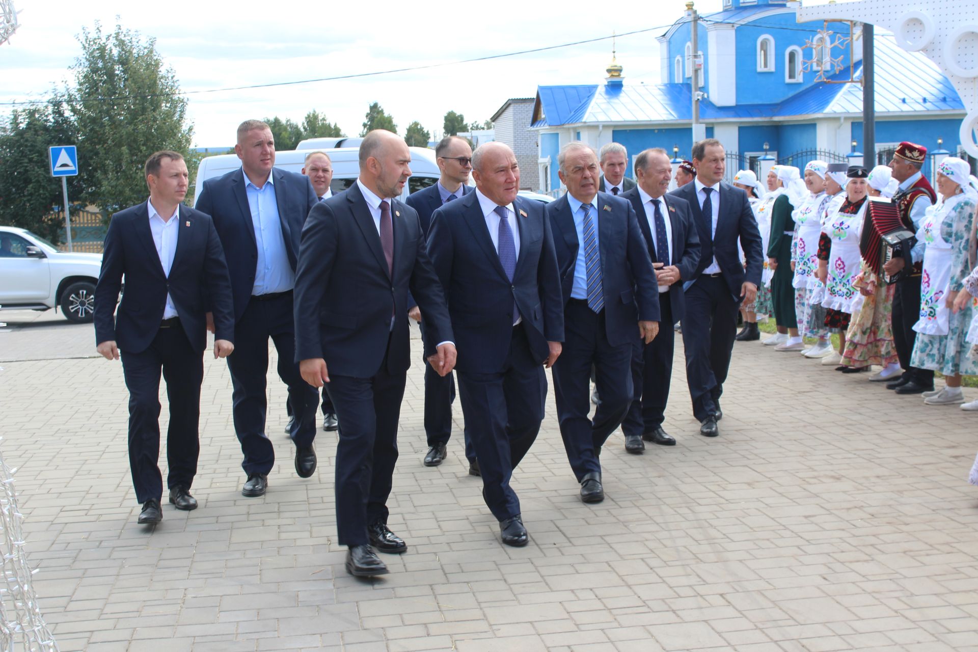 Бүген Теләчедә танылган шәхесләребез хөрмәтенә бюстлар ачылды