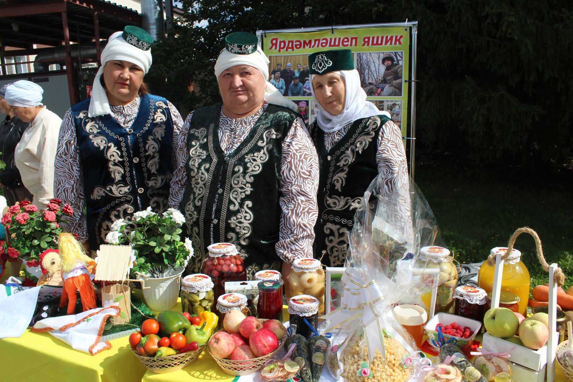 Бүген Теләчедә танылган шәхесләребез хөрмәтенә бюстлар ачылды