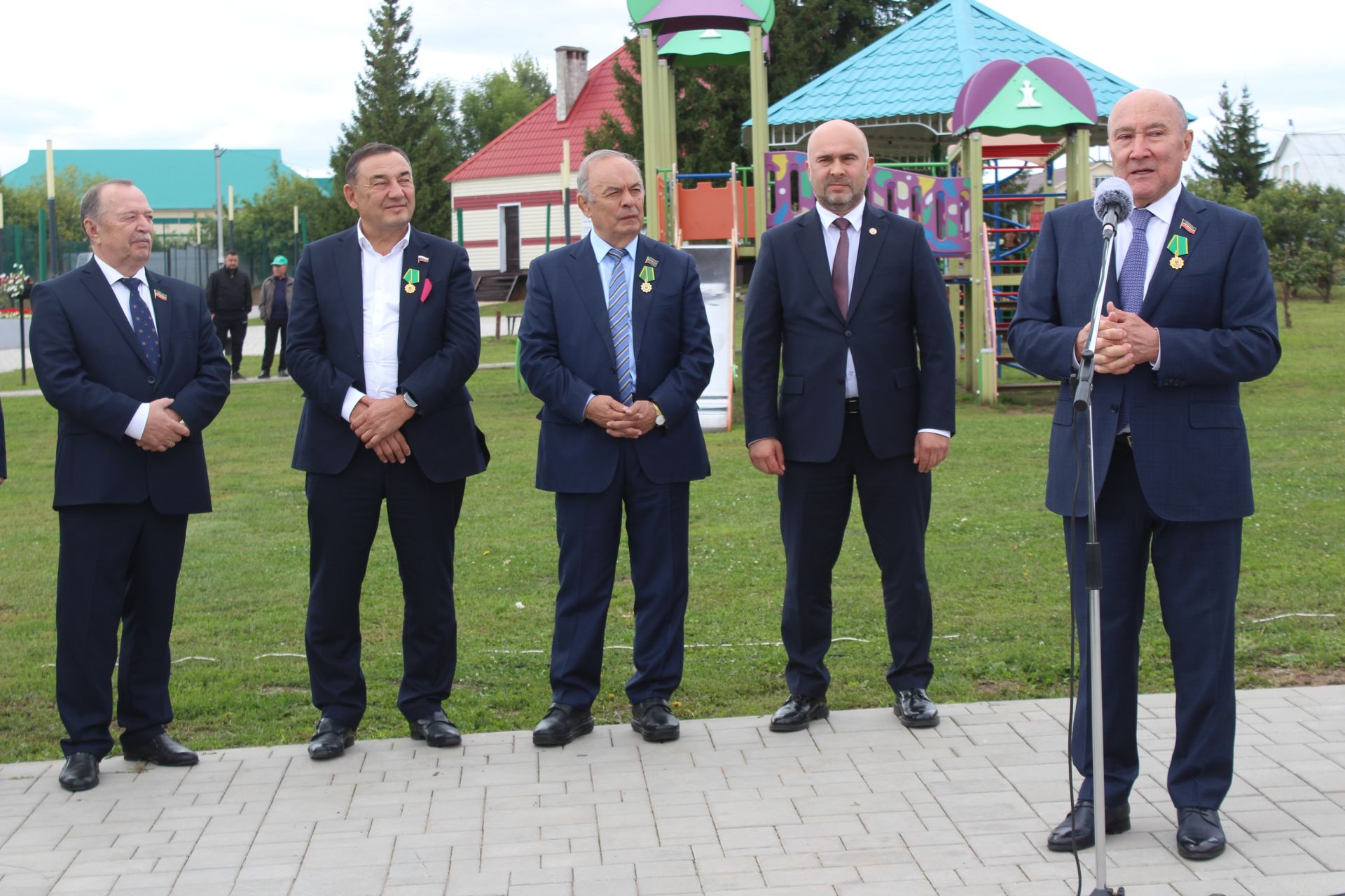 Бүген Теләчедә танылган шәхесләребез хөрмәтенә бюстлар ачылды