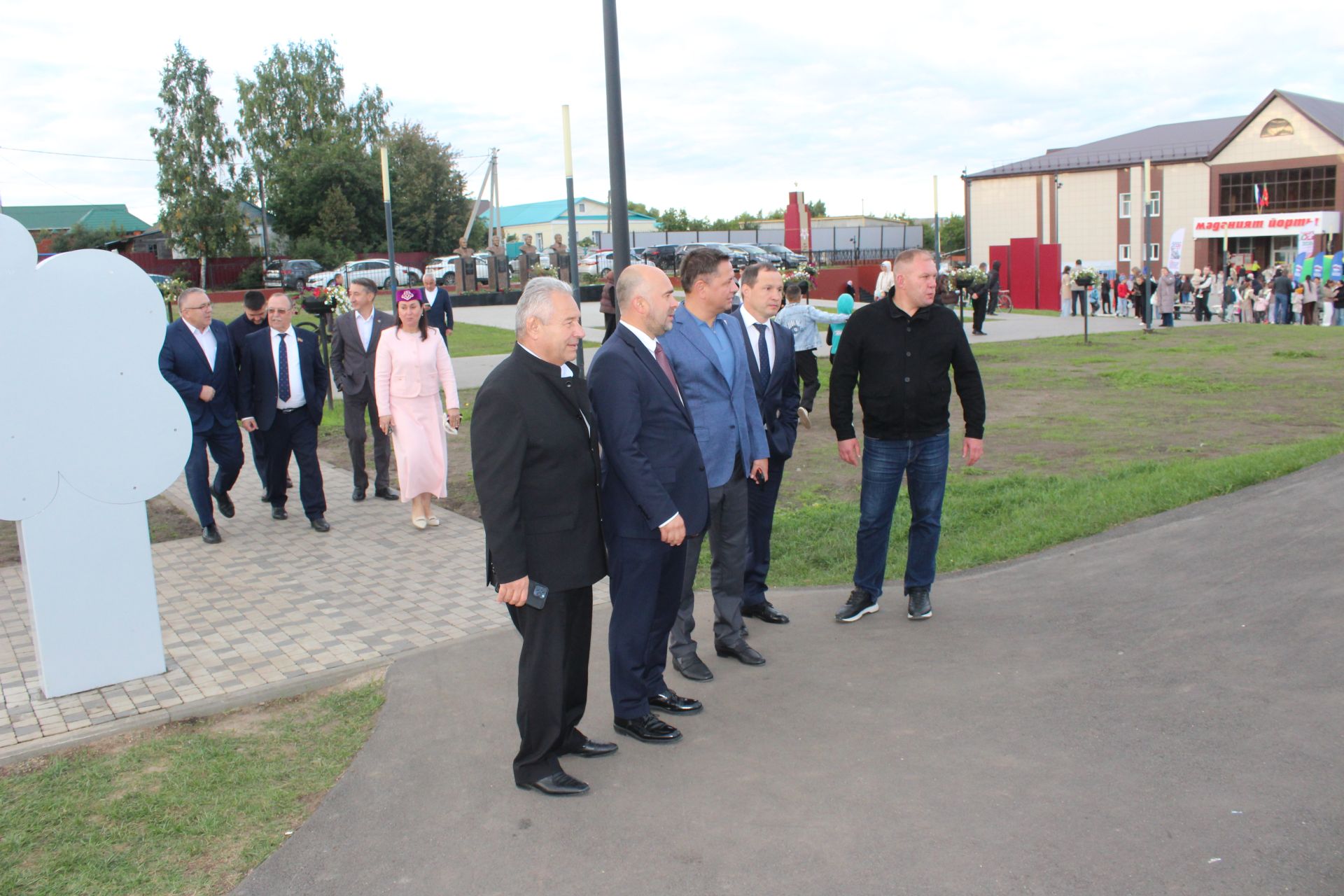 Балкы, яшә, чәчәк ат, республикам минем!