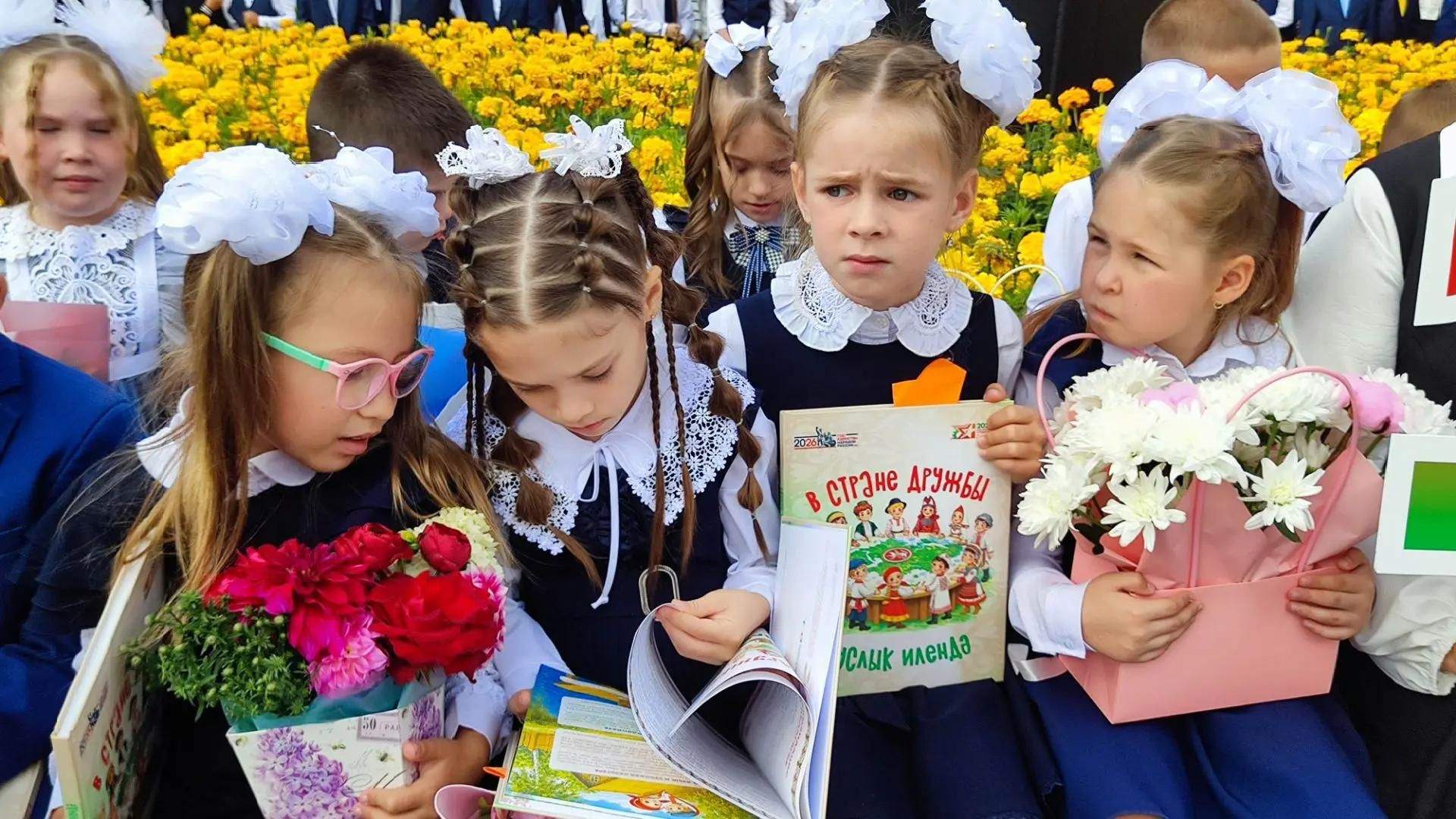 Бүген районыбыз мәктәпләрендә, бәйрәм уңаеннан,  чаралар узды