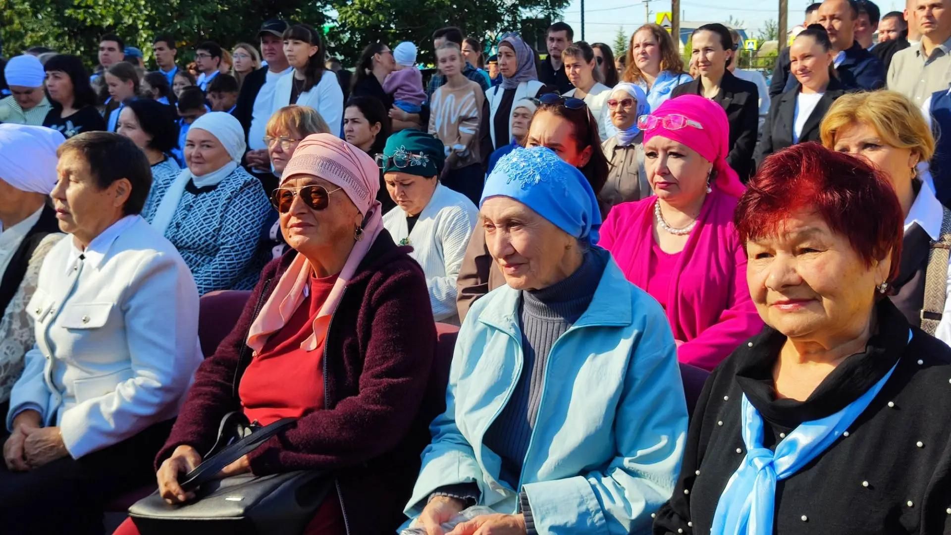 Бүген районыбыз мәктәпләрендә, бәйрәм уңаеннан,  чаралар узды