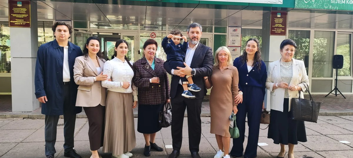 Коробченко сайлауда укыган мәктәбендә  тавыш бирде