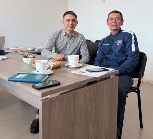 Буыннар элемтәсе:  «Олимп»та, аның беренче җитәкчесе кунакта