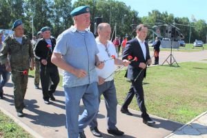 «Десантчы дисәң, барысы да аңлашыла»