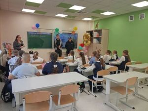 «Яшьлек» спорт мәктәбе хезмәткәрләре  укучылар янында  кунакта