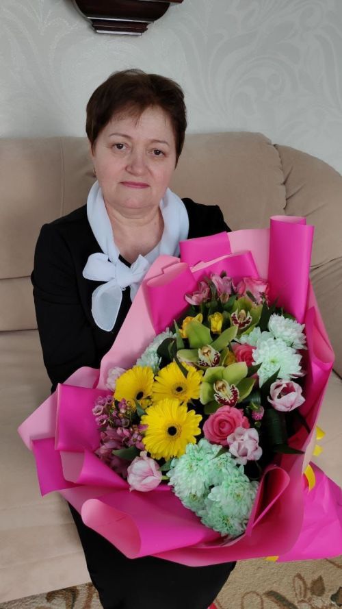 Шәтке авылында яшәүче Равия Сәхәбеттин кызы Гимадиевага 55 яшь тулды