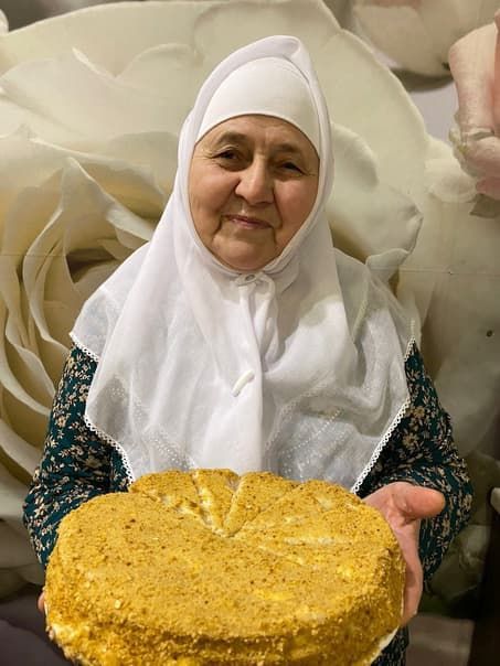 Бүген Теләче авылында яшәүче Фәния Мөбәрәкованың туган көне