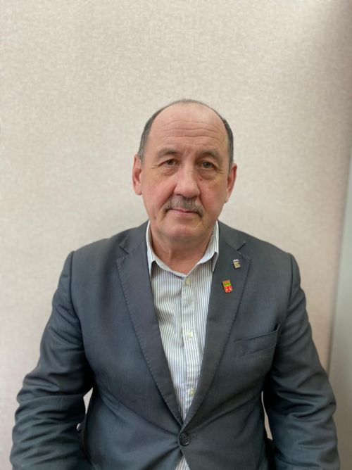 Бүген "БЕРДӘМ РОССИЯ" Бөтенроссия сәяси партиясенең Теләче җирле бүлеге җитәкчесе Арсланов Роберт Минһаҗ улының гомер бәйрәме - 65 яшьлек юбилее