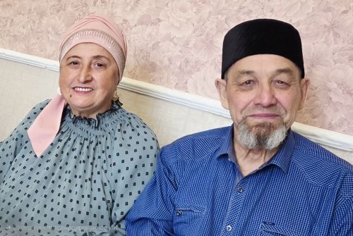 Теләчедә яшәүче әтиебез Нигемәтҗанов Хаҗинур Әхтәмҗан улының 18 сентябрьдә һәм әниебез Гүзәлия Заһит кызының 29 августта 70 яшьлек юбилейлары
