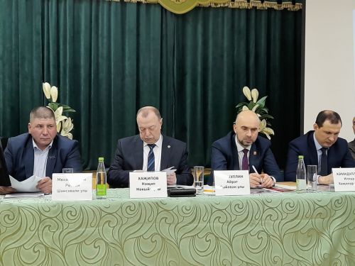 Баландышта фикерләштеләр
