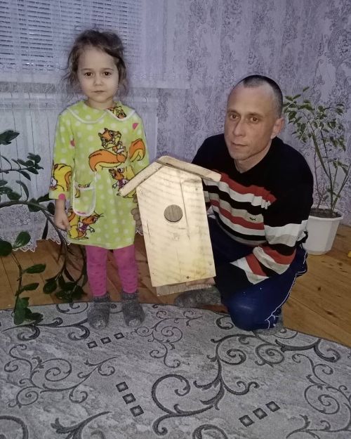 Теләче авылыннан Вәлиәхметова Мәдинә  «Әтием - гаилә терәге» район  бәйгесендә катнаша