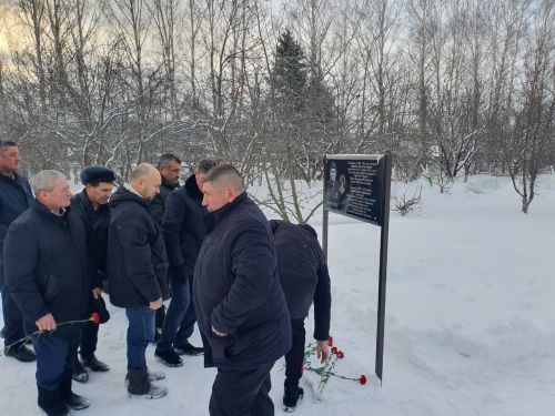 Дәүләт ярдәме белән үз эшчәнлекләрен башлаган гаиләләр белән аралаштылар