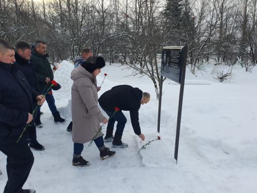 Дәүләт ярдәме белән үз эшчәнлекләрен башлаган гаиләләр белән аралаштылар