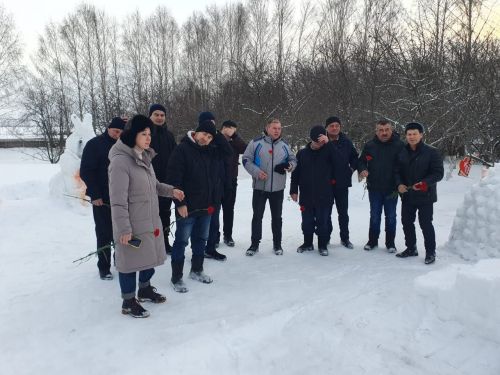 Дәүләт ярдәме белән үз эшчәнлекләрен башлаган гаиләләр белән аралаштылар
