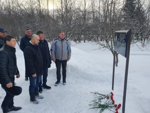 Дәүләт ярдәме белән үз эшчәнлекләрен башлаган гаиләләр белән аралаштылар