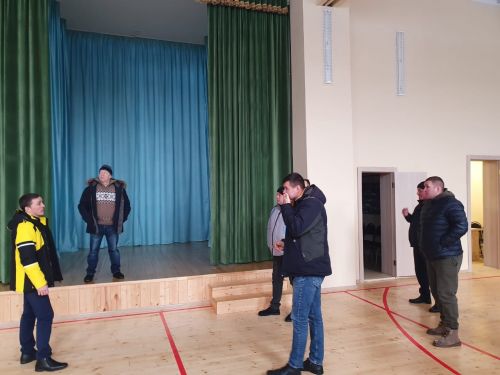 Дәүләт ярдәме белән үз эшчәнлекләрен башлаган гаиләләр белән аралаштылар