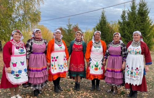 Иске Карабаян​ авылында «Җан җылыбыз сезгә өлкәннәр» дип исемләнгән кичә узды