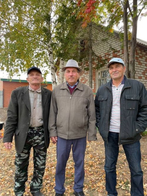 Иске Карабаян​ авылында «Җан җылыбыз сезгә өлкәннәр» дип исемләнгән кичә узды