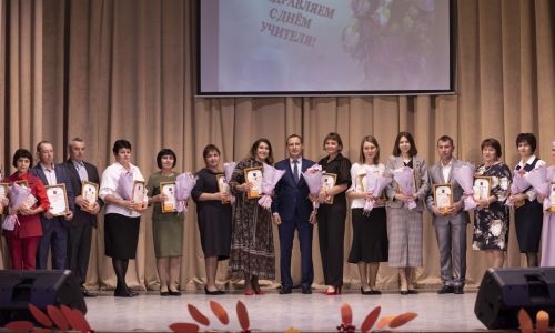 Укытучылар көне уңаеннан бәйрәм чарасы узды