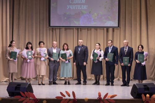 Укытучылар көне уңаеннан бәйрәм чарасы узды