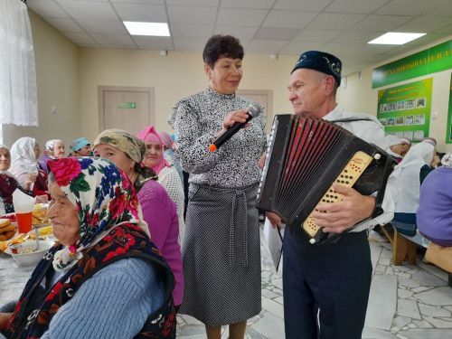 Өлкәннәр декадасы уңаеннан Олы Мәтәскә авылы мәдәният йортында чара узды