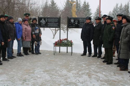 Рәзил Газизов истәлегенә мемориаль такта ачу тантанасы булды