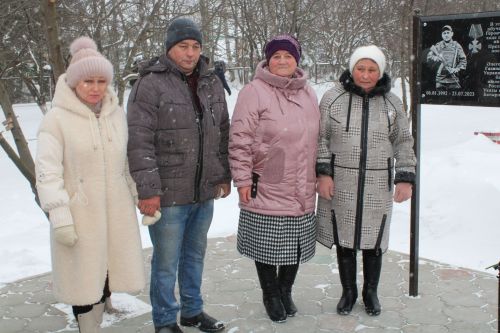 Рәзил Газизов истәлегенә мемориаль такта ачу тантанасы булды